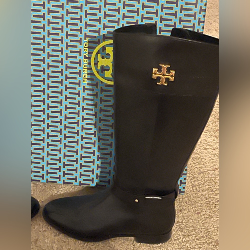 Tory Burch Everly Boot perfect black size 9 brand new in box w/orig. packaging.